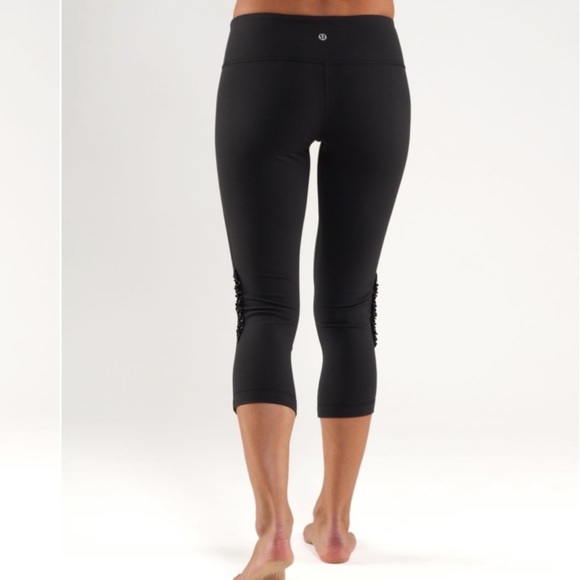 Lululemon Wunder Under Crop Ruffle Leggings Size 6 - Picture 2 of 11